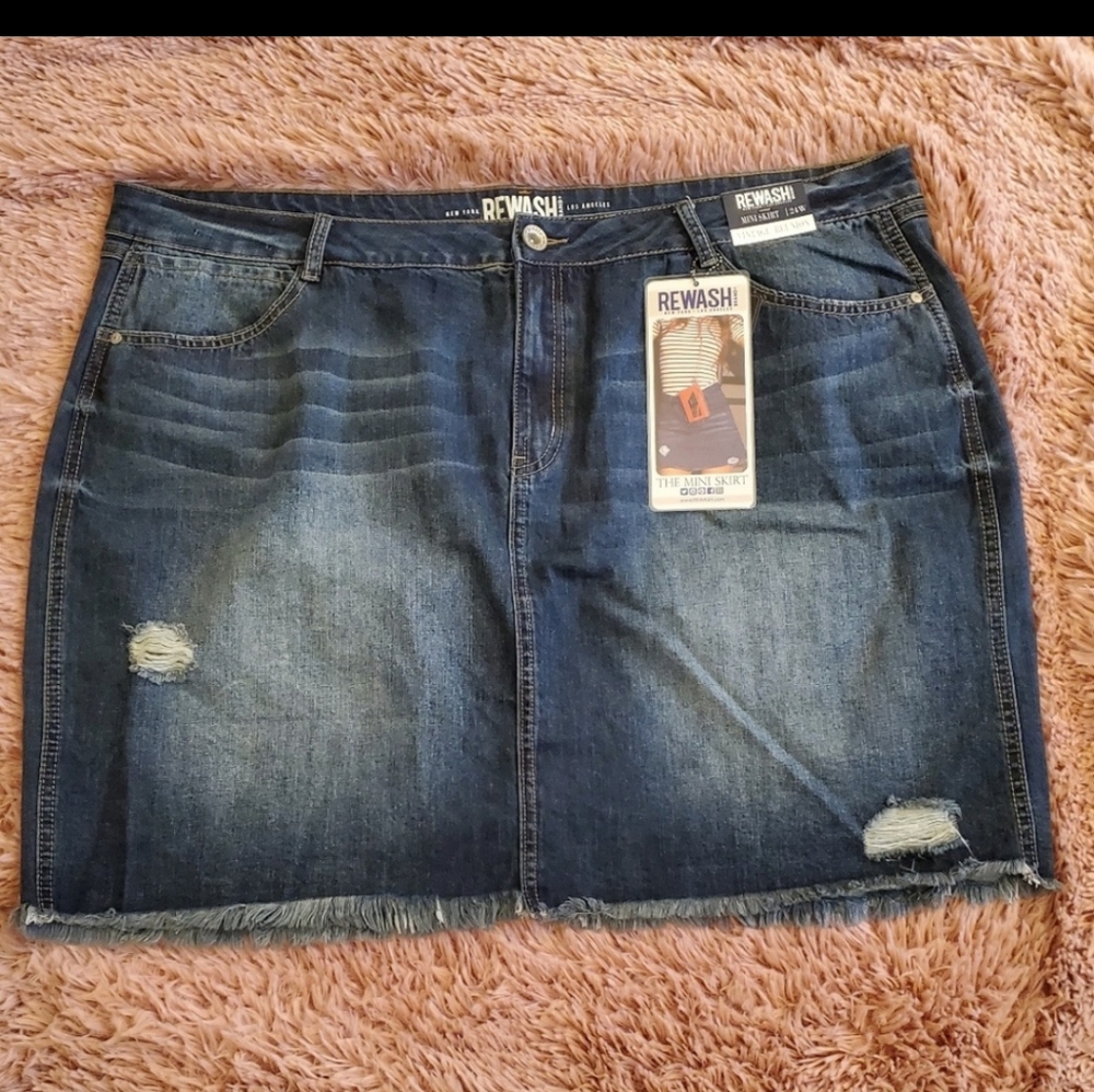 New Faded/Distressed mini skirt. Sz. 24w